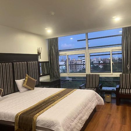 Luxury Hotel 2 Hp- By Bay Luxury Hai Phong Bagian luar foto