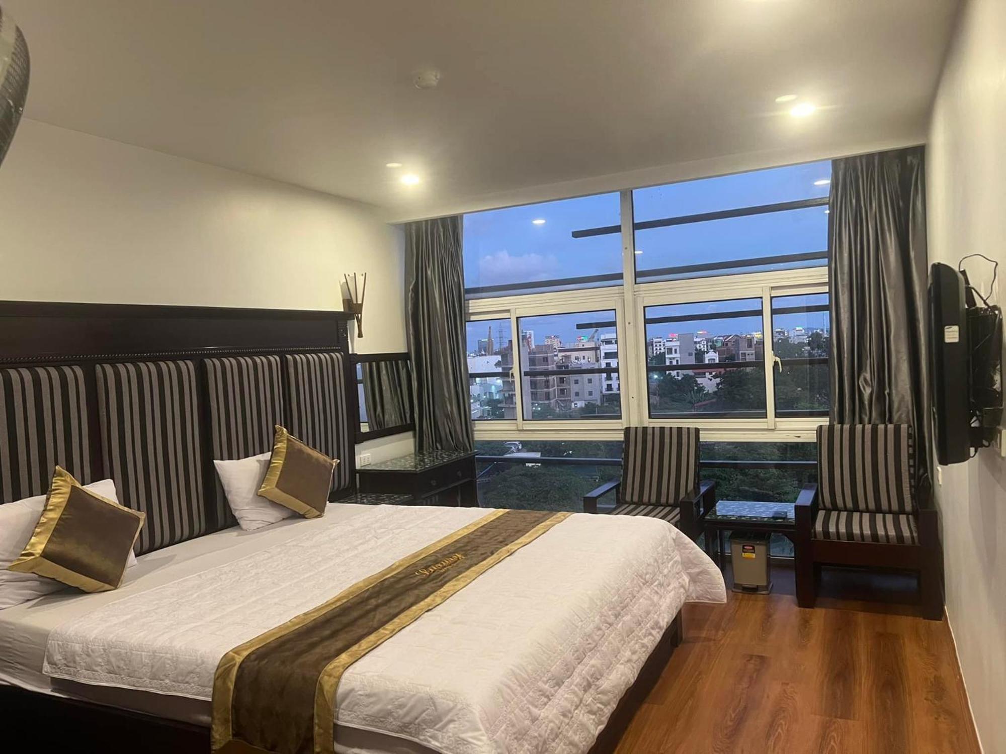Luxury Hotel 2 Hp- By Bay Luxury Hai Phong Bagian luar foto
